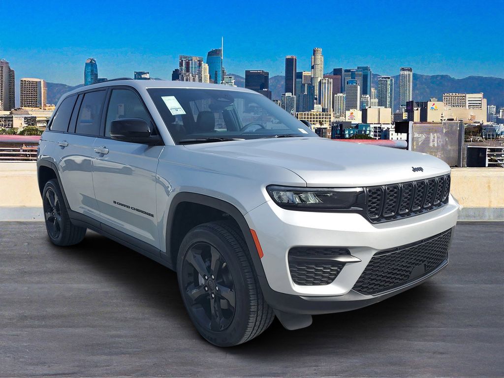 2025 Jeep Grand Cherokee Altitude X photo 2
