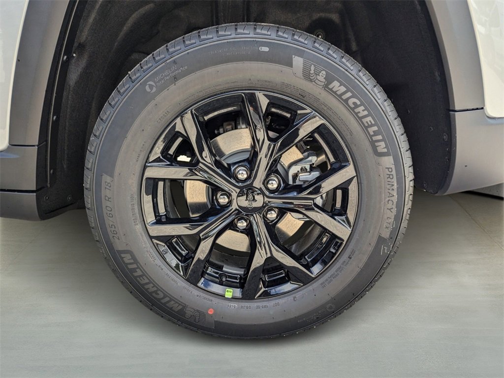 2025 Jeep Grand Cherokee Altitude photo 6