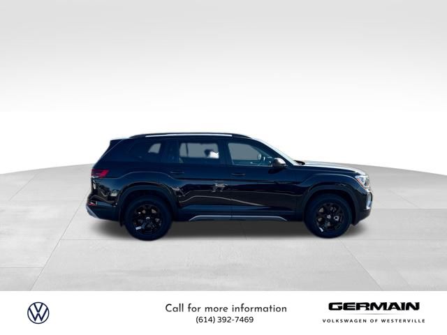 2025 Volkswagen Atlas Peak Edition SE photo 3