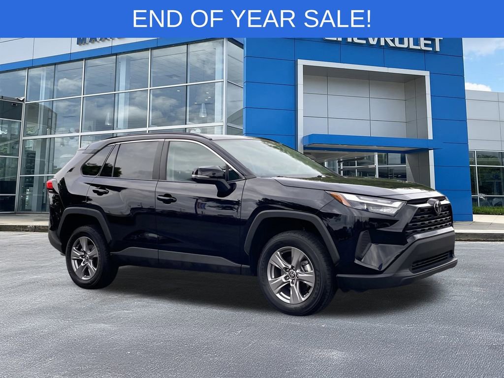 2024 Toyota RAV4 XLE's photo