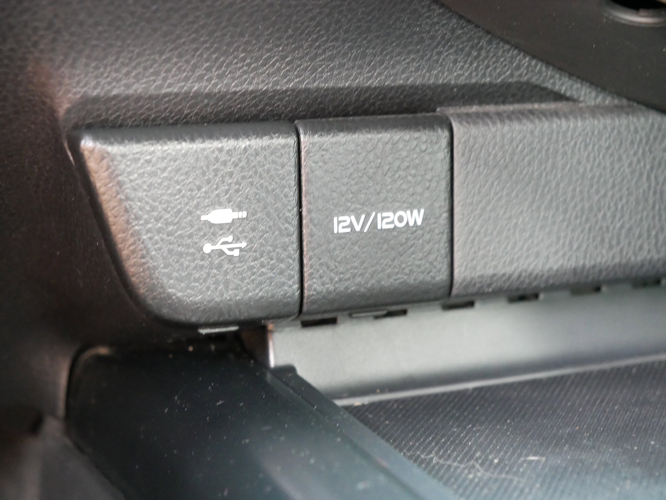 2019 Toyota Camry SE photo 30
