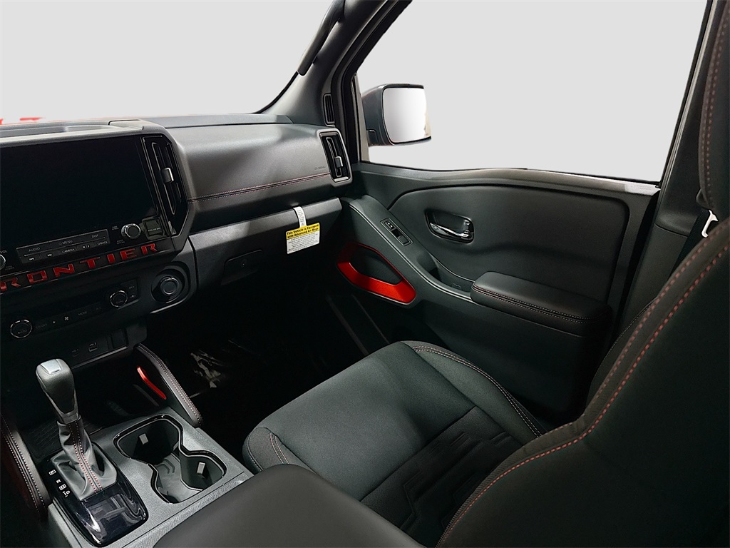 2025 Nissan Frontier PRO-4X photo 7