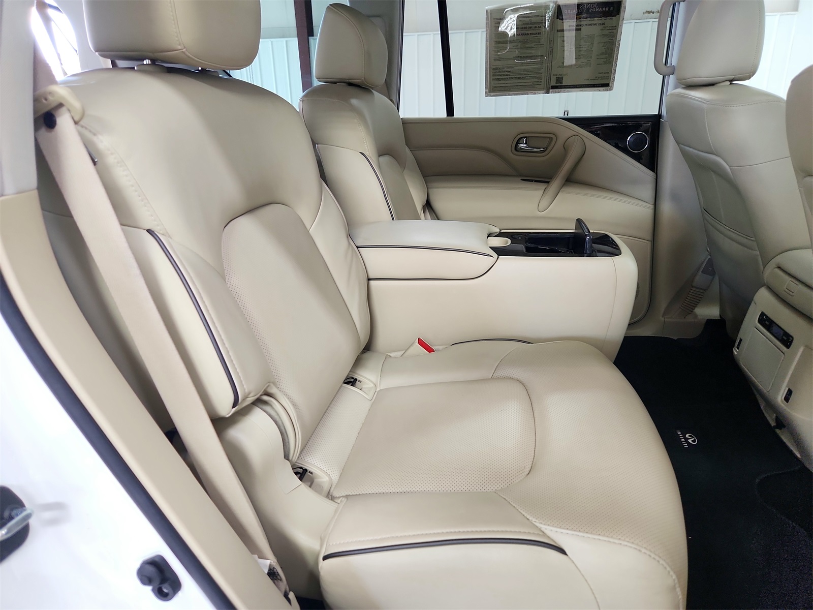 2023 Infiniti QX80 Luxe photo 37