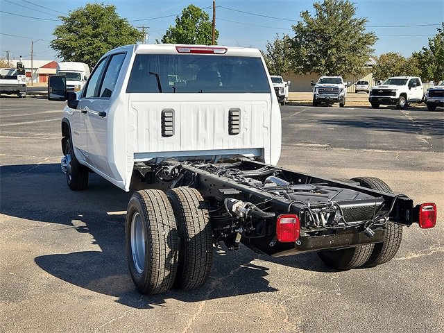 2025 Chevrolet Silverado 3500HD Work Truck photo 3