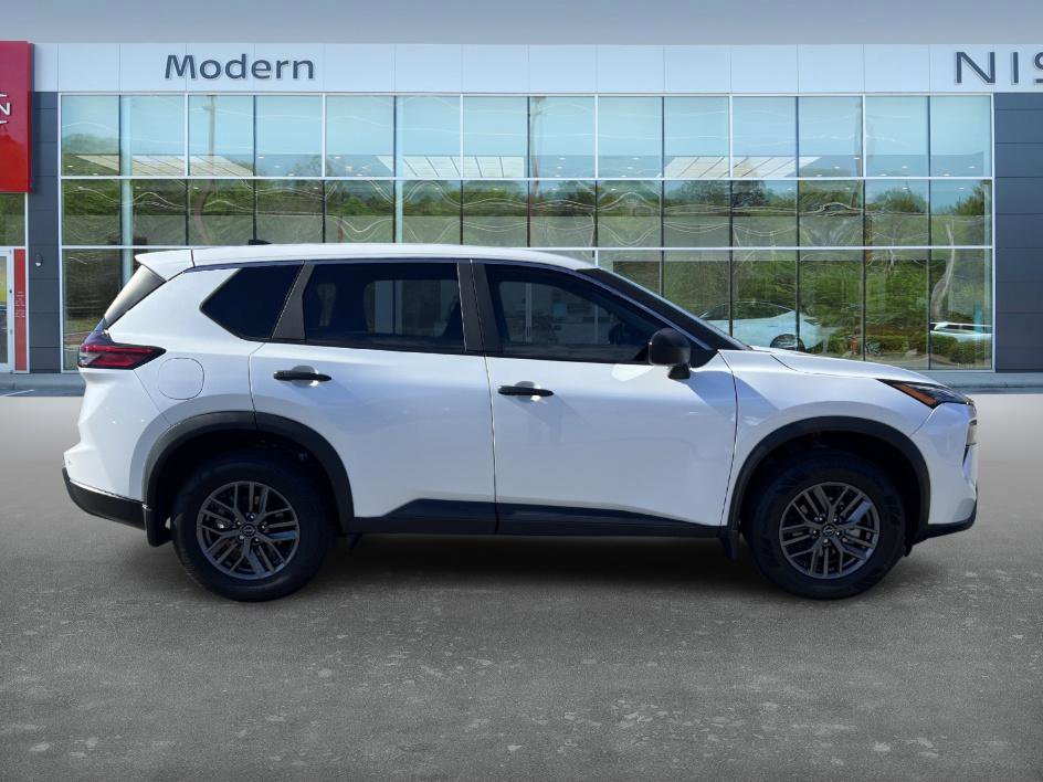 2025 Nissan Rogue S photo 3