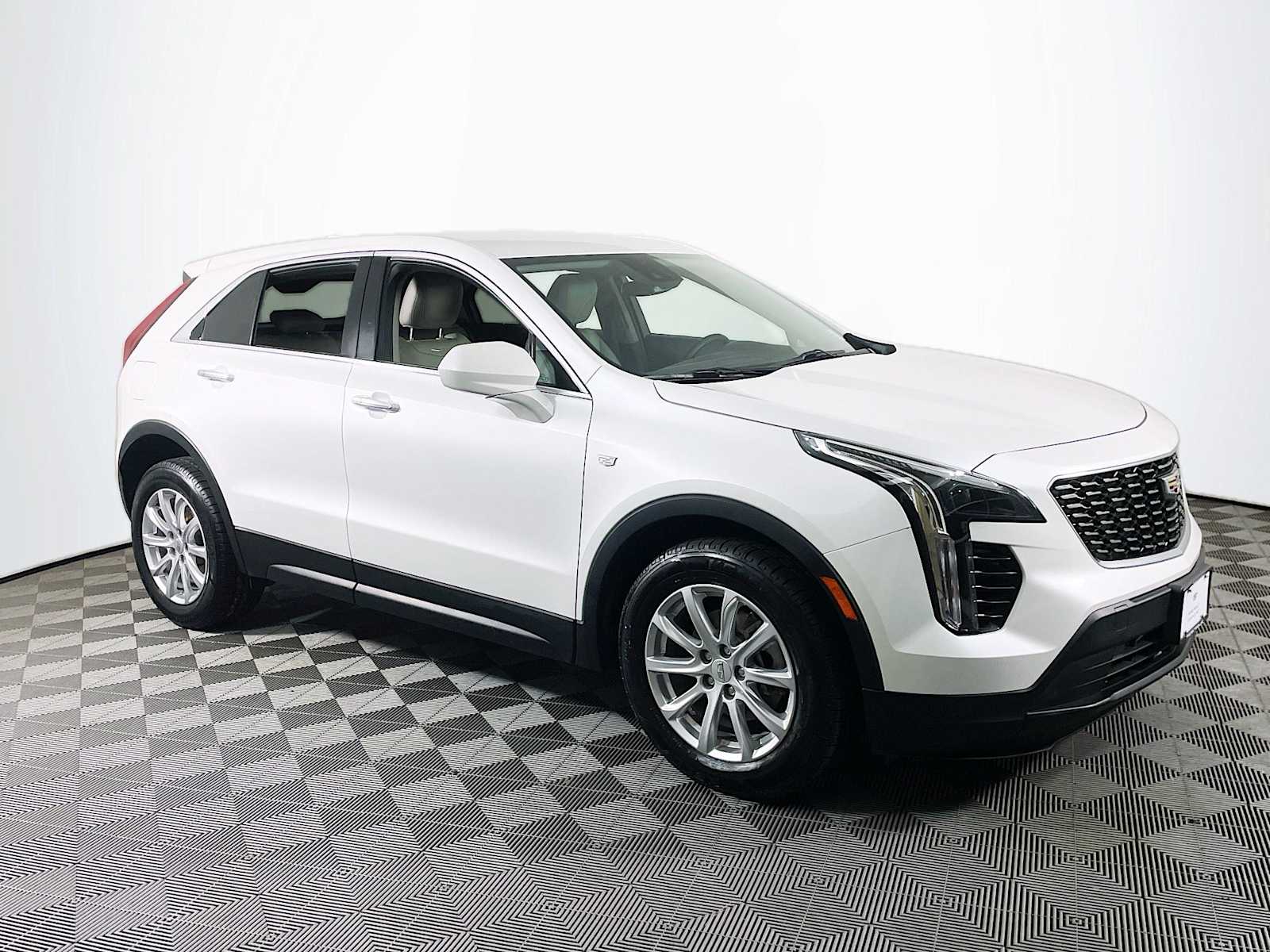 2022 Cadillac XT4 Luxury photo 3
