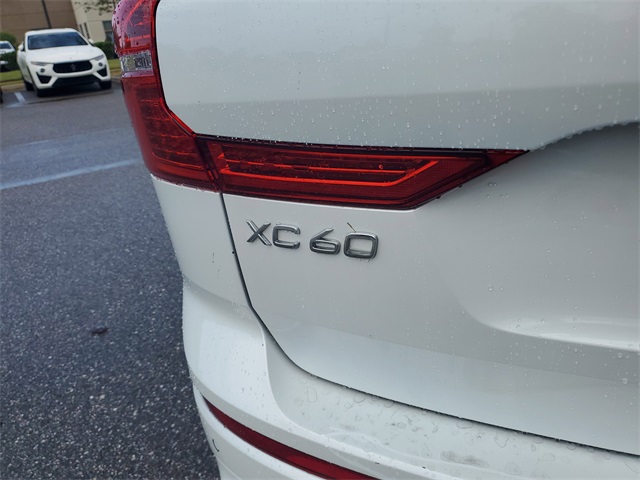 2024 Volvo XC60 B5 Plus photo 5
