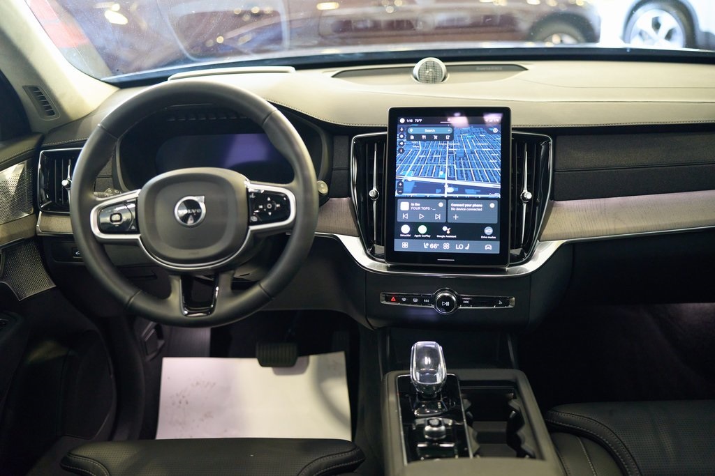 2025 VOLVO XC90 - Image 18