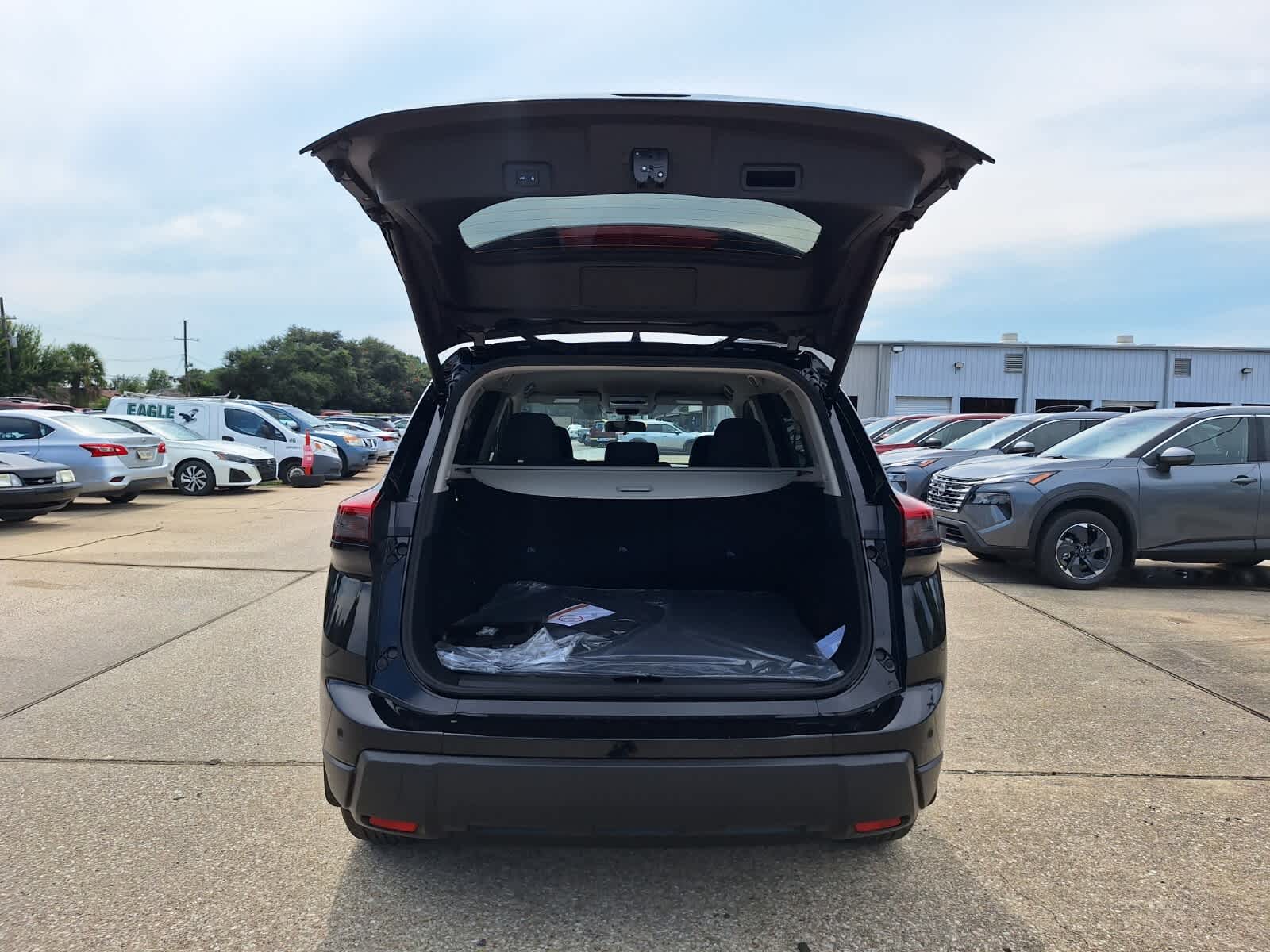 2026 Nissan Rogue SV photo 21