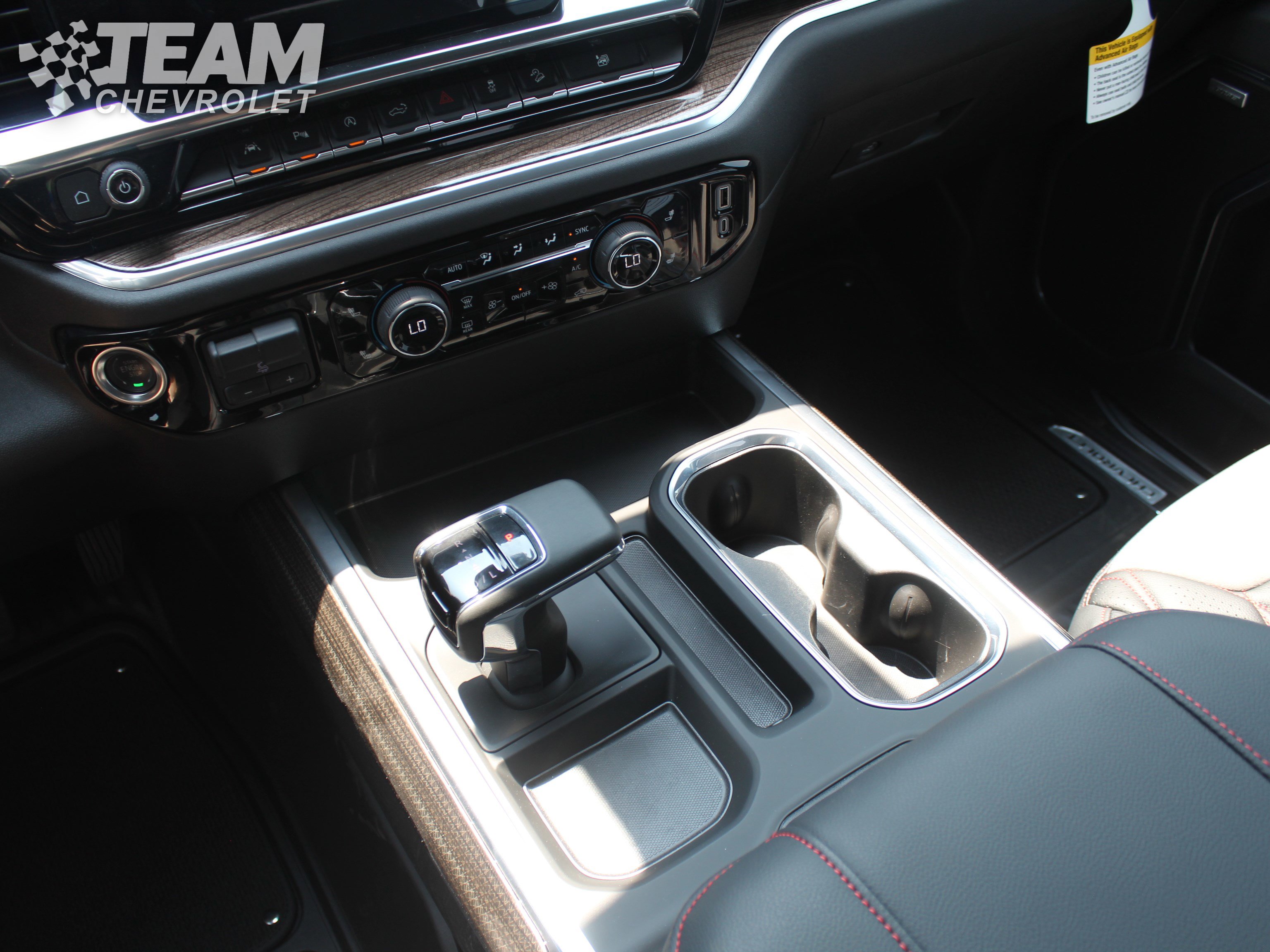 2025 Chevrolet Silverado 1500 RST photo 17