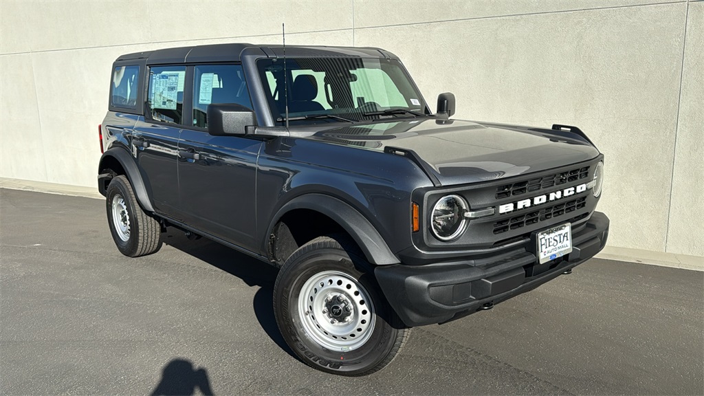 2025 Ford Bronco 4-Door Base's photo