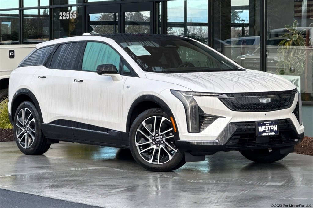 2025 Cadillac OPTIQ Sport 1's photo