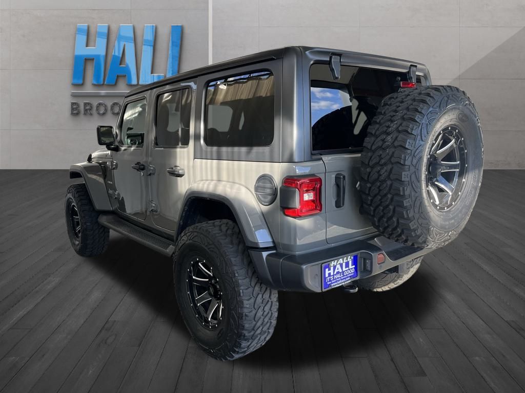 2020 Jeep Wrangler Unlimited Sahara photo 2