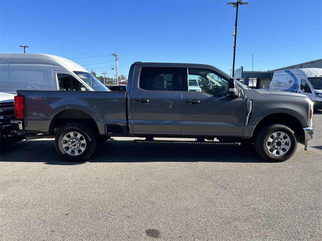 2024 Ford F-250 XLT photo 3