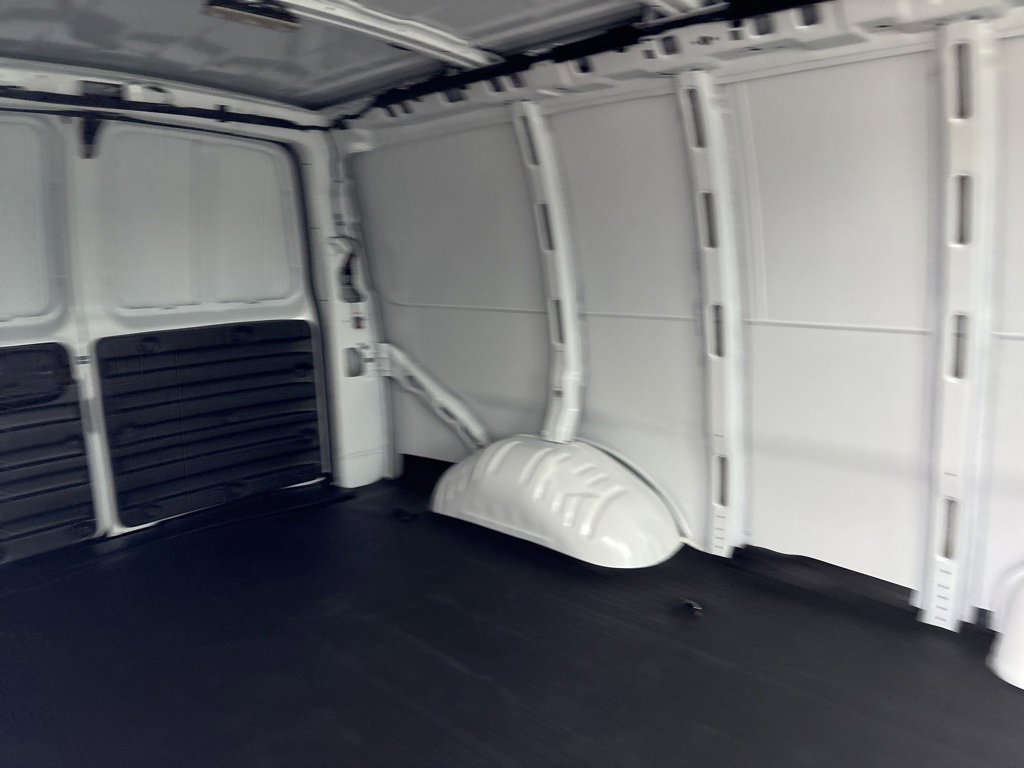 2025 Chevrolet Express Cargo 2500 photo 3