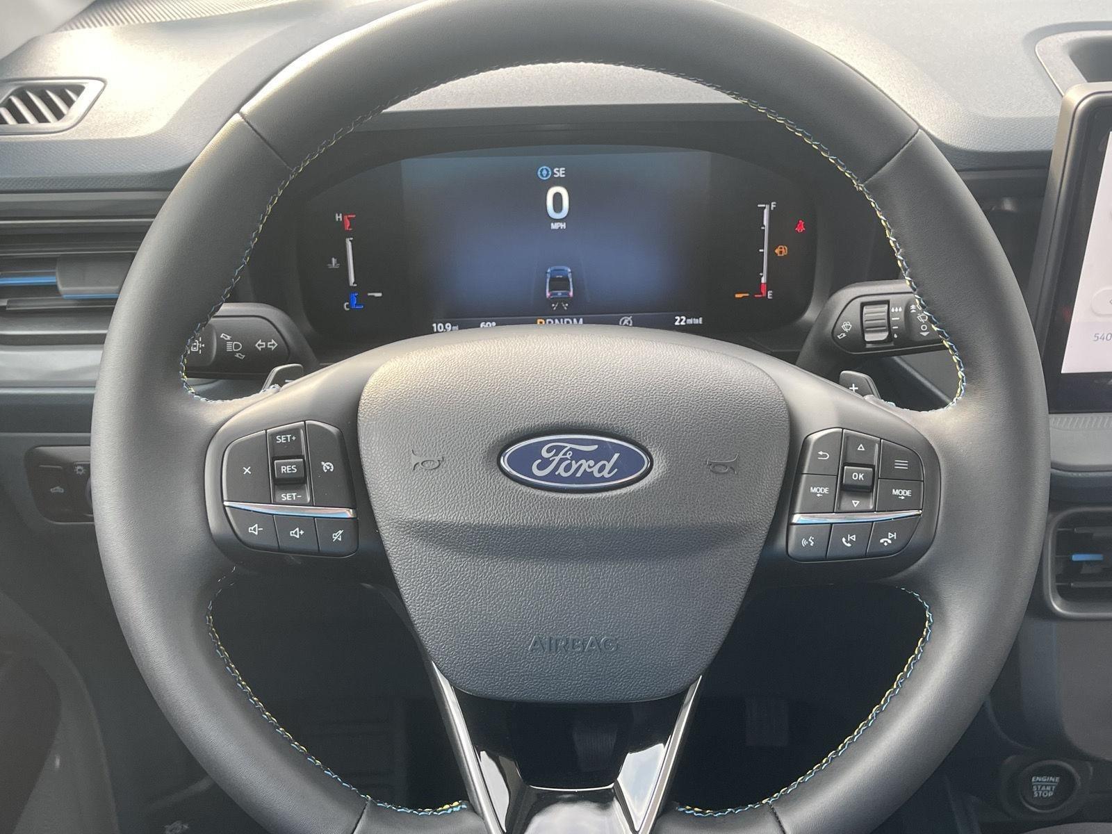 2025 Ford Maverick photo 17