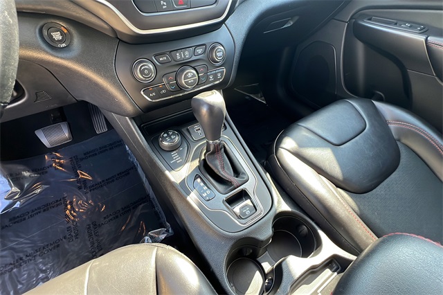 2020 Jeep Cherokee Trailhawk photo 16