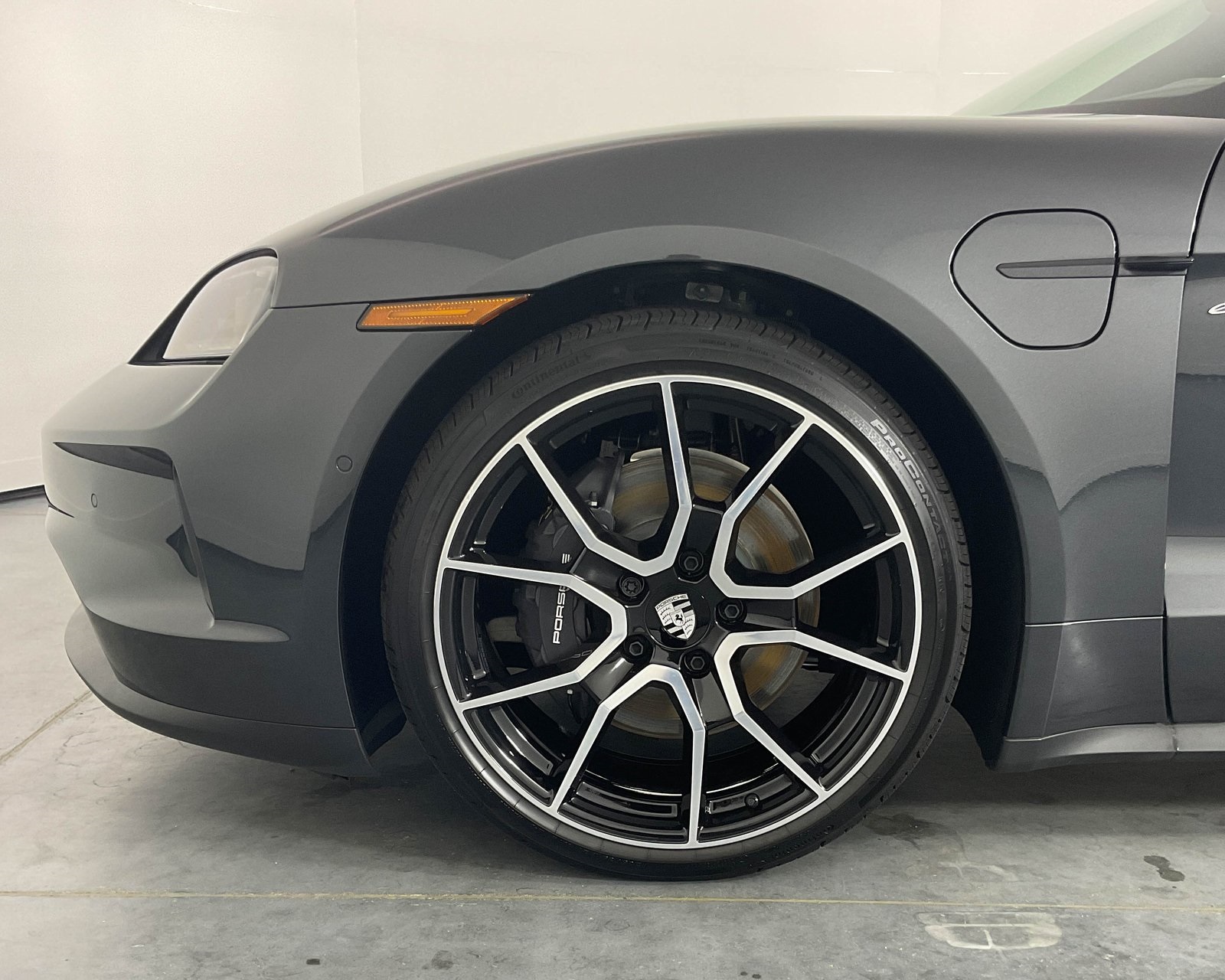 2025 Porsche Taycan 4 photo 11