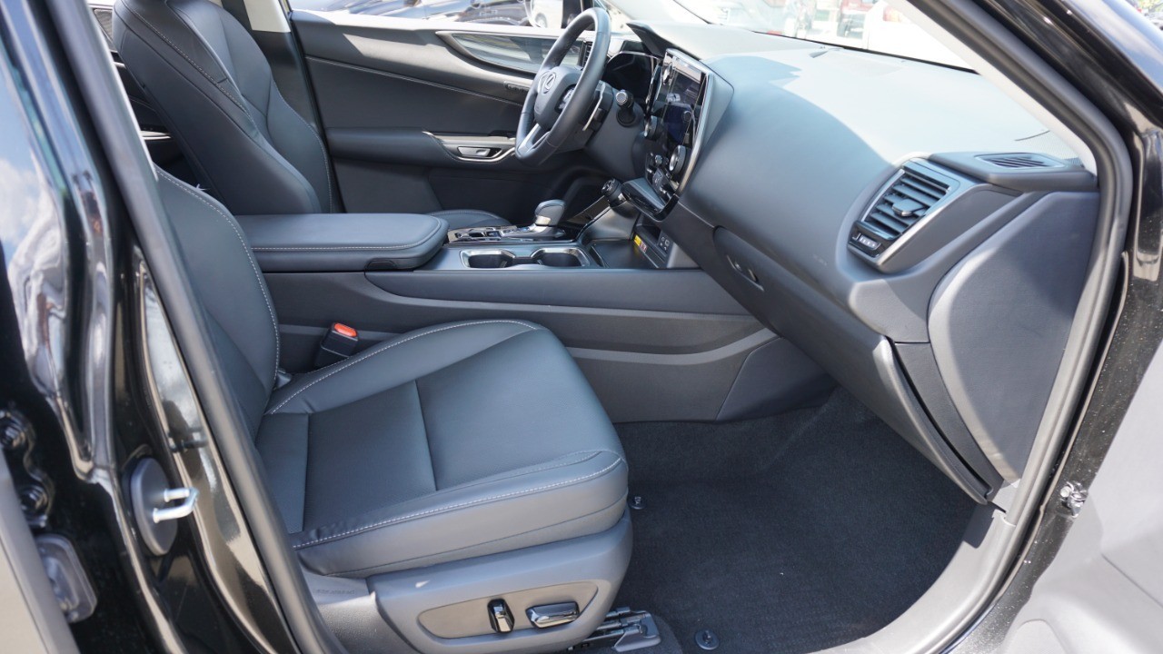 2025 Lexus NX Premium photo 15