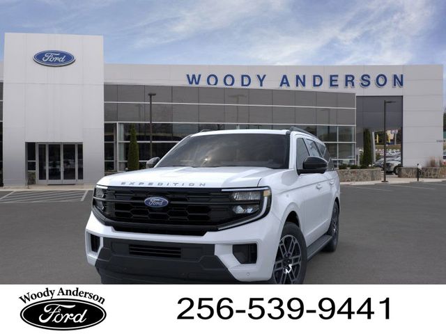 2025 Ford Expedition photo 2