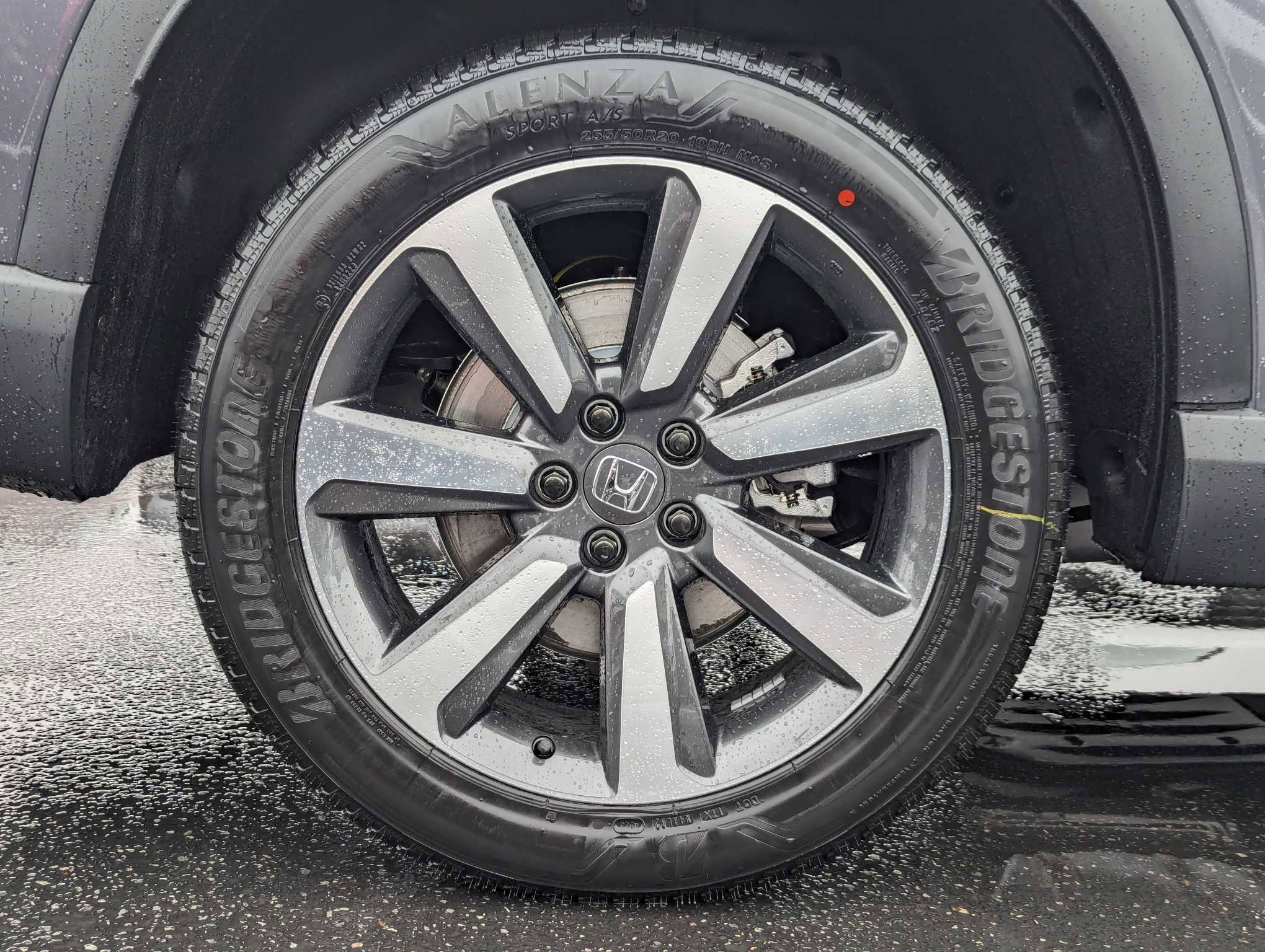 2025 Honda Pilot Touring photo 8