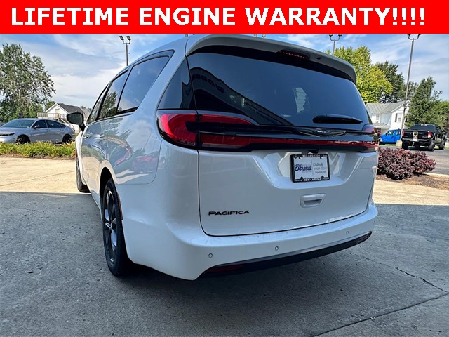 2026 Chrysler Pacifica photo 6