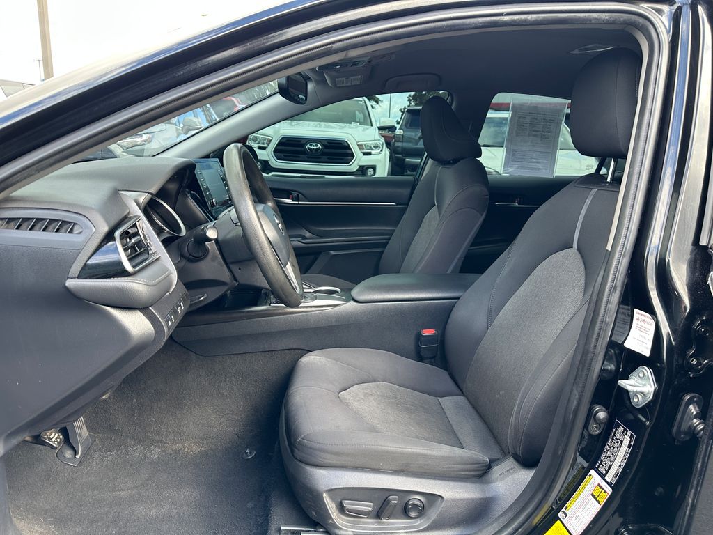 2021 Toyota Camry LE photo 13