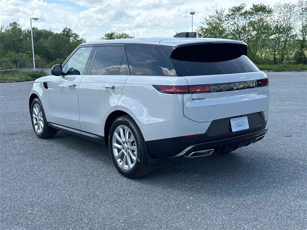 2025 Land Rover Range Rover Sport SE photo 3