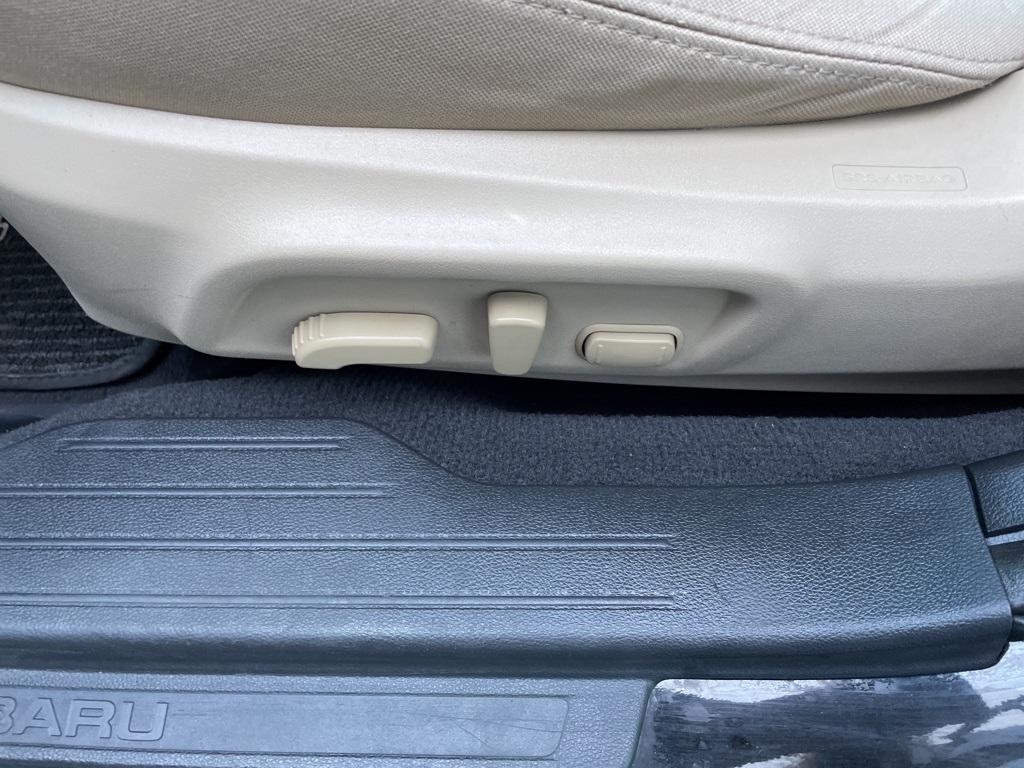 2016 Subaru Outback 2.5i Premium photo 11