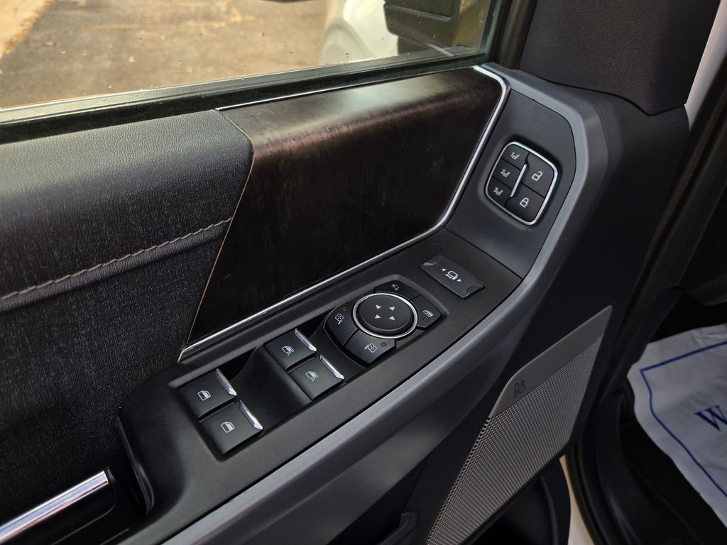 2022 Ford F-150 Lariat photo 10
