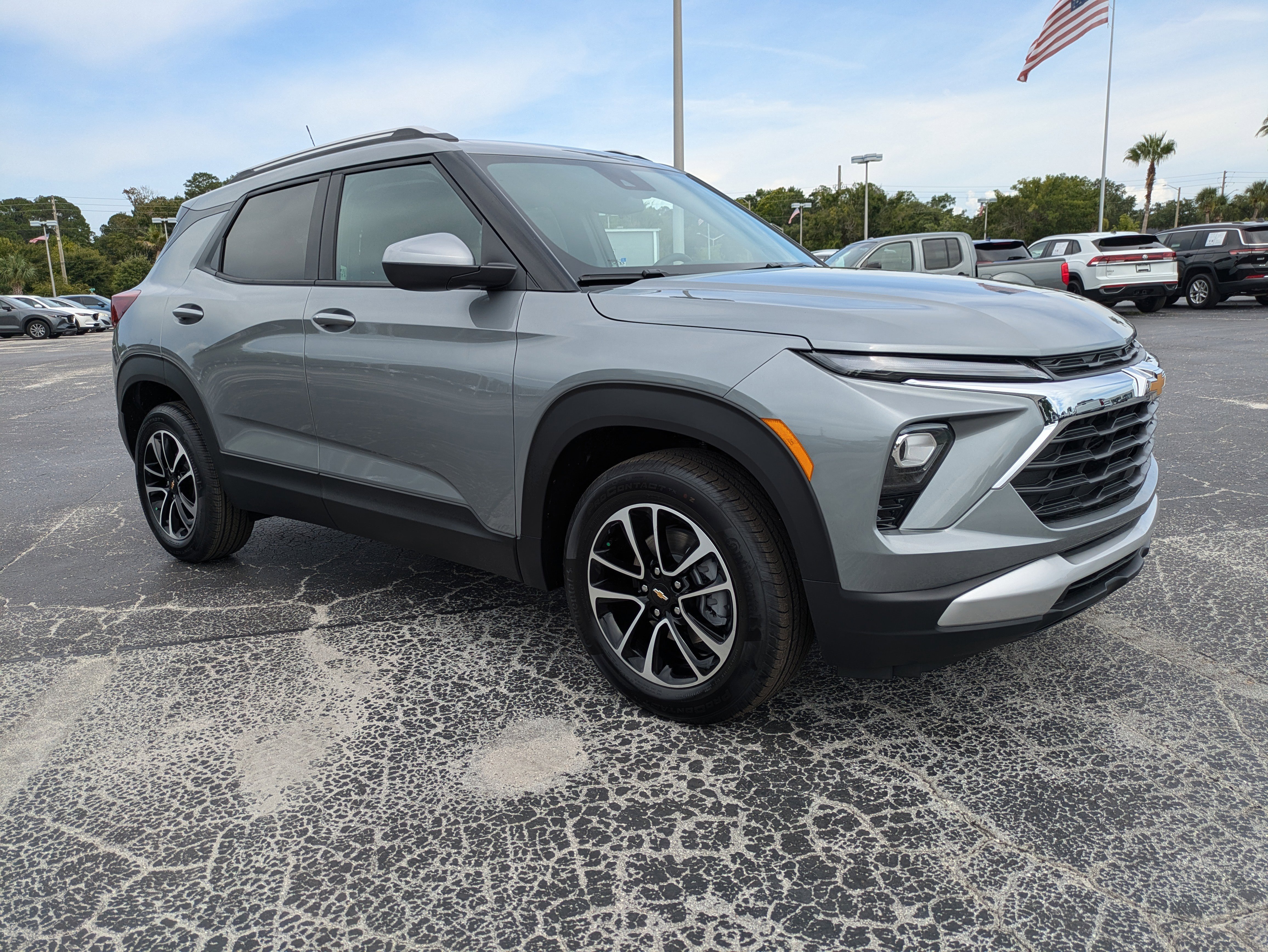 2026 Chevrolet Trailblazer LT photo 2