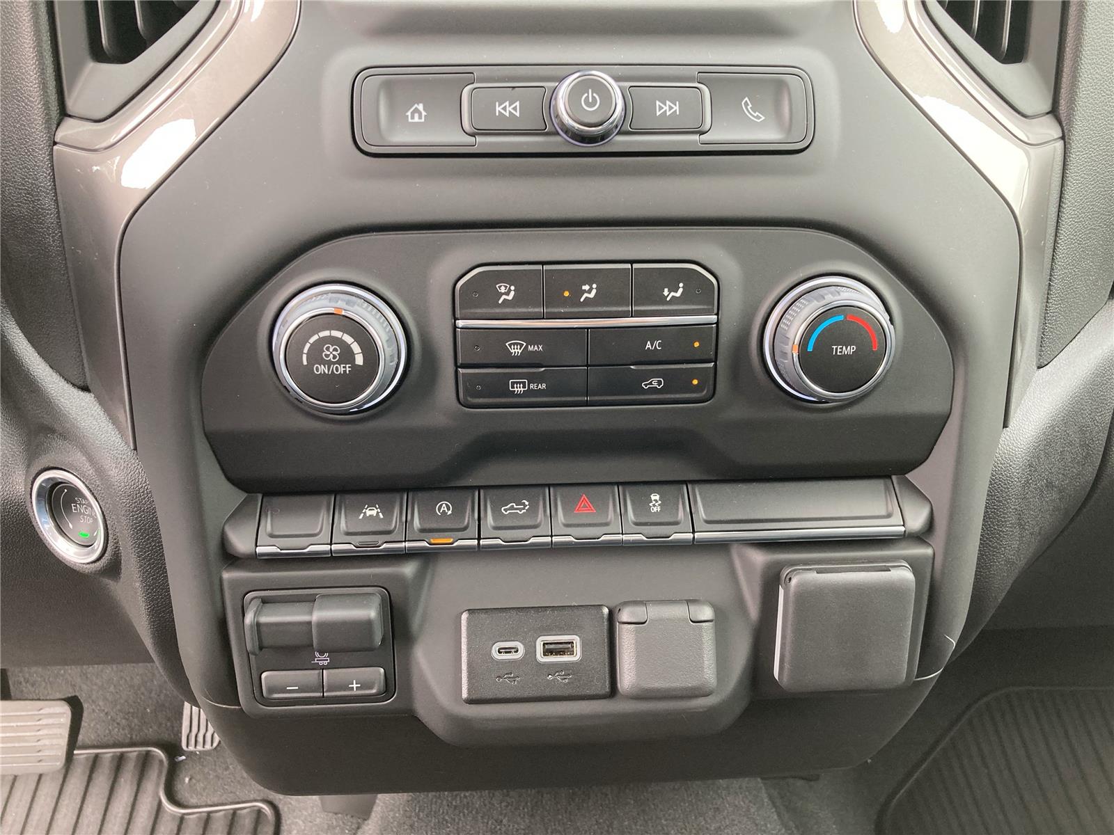 2025 Chevrolet Silverado 1500 Custom photo 17