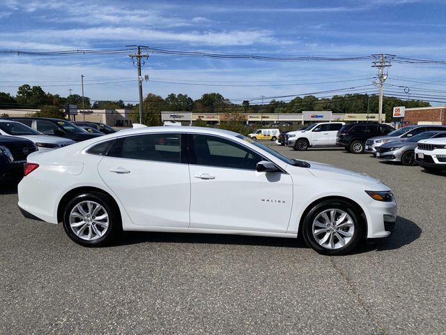 2024 Chevrolet Malibu 1LT photo 2