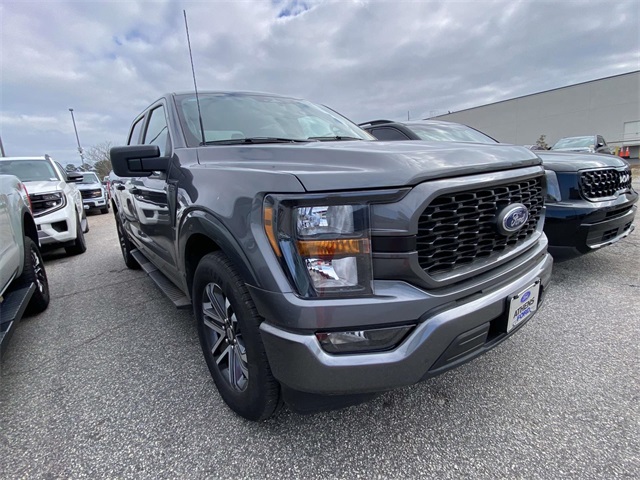 2023 Ford F-150 XL's photo