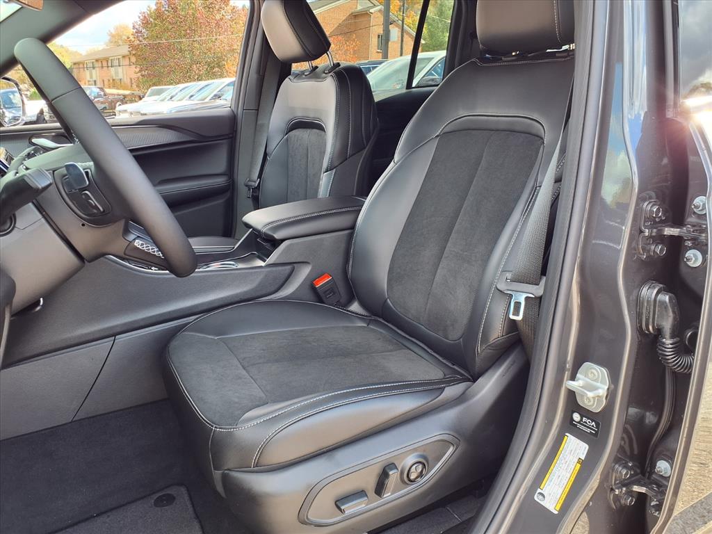 2025 Jeep Grand Cherokee Altitude X photo 4