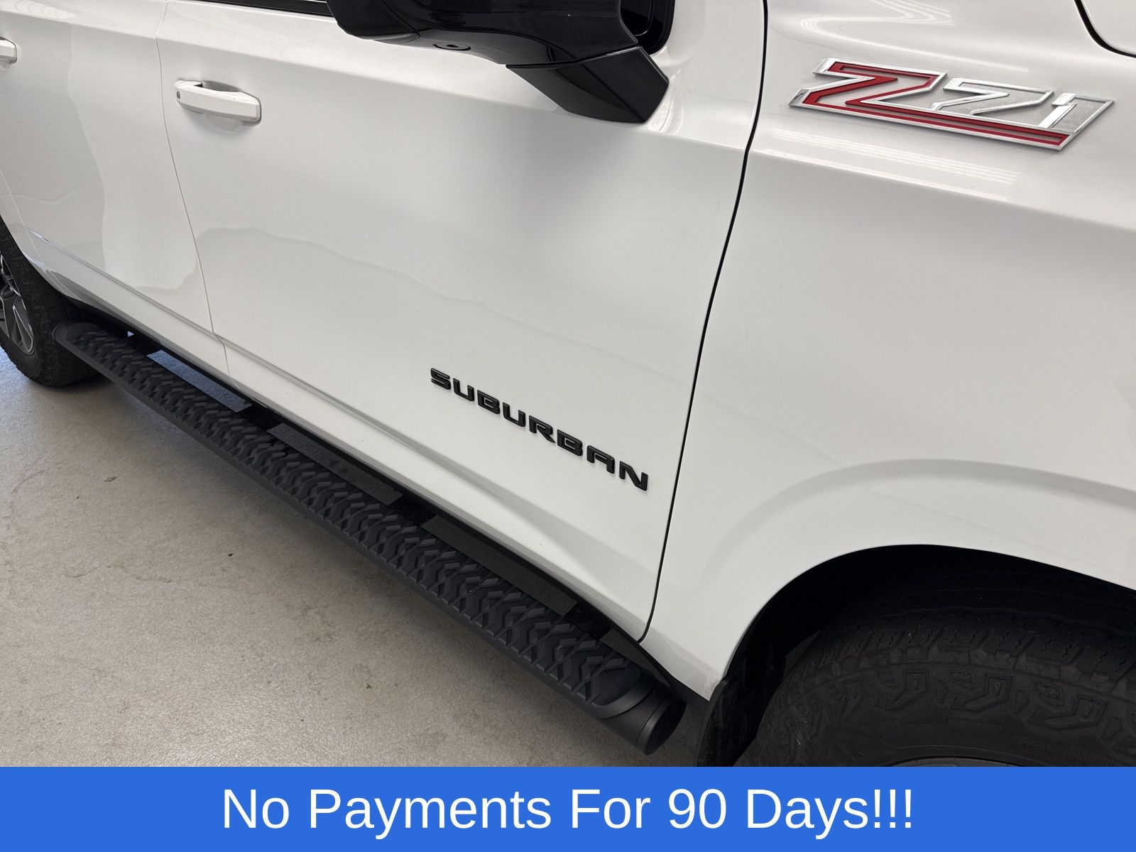 2023 Chevrolet Suburban Z71 photo 2