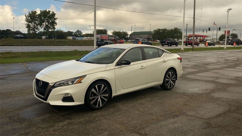 2022 Nissan Altima 2.5 SR photo 4