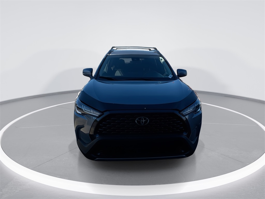 2022 Toyota Corolla Cross LE photo 3