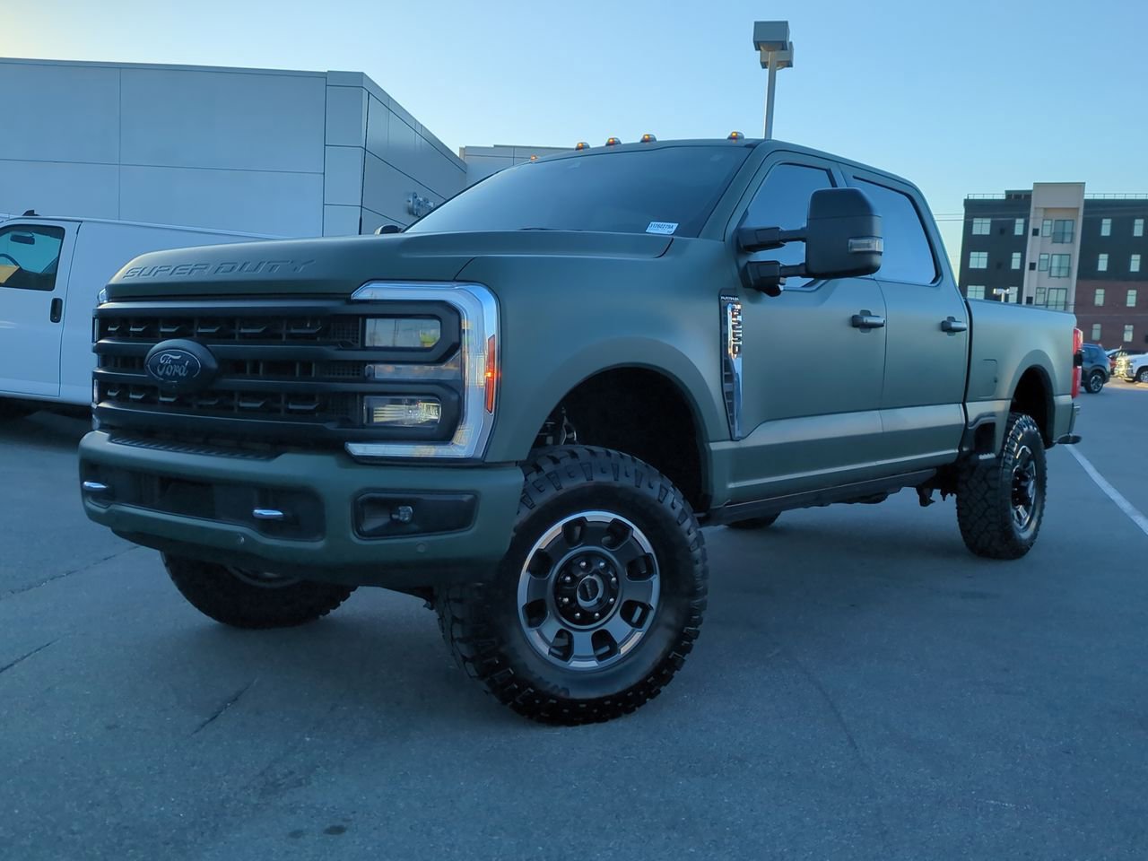 2024 Ford F-250 Super Duty Platinum's photo