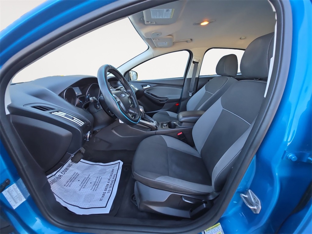 2014 Ford Focus SE photo 9