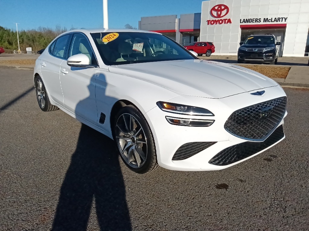 2024 GENESIS G70 Standard's photo