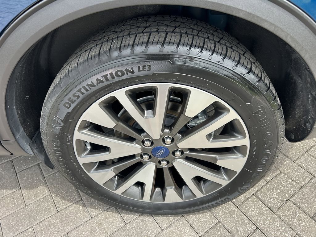 2020 Ford Escape Titanium Hybrid photo 31