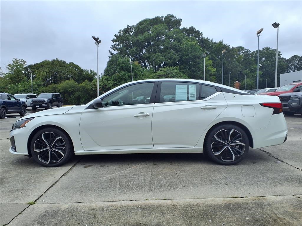 2023 Nissan Altima 2.5 SR photo 4