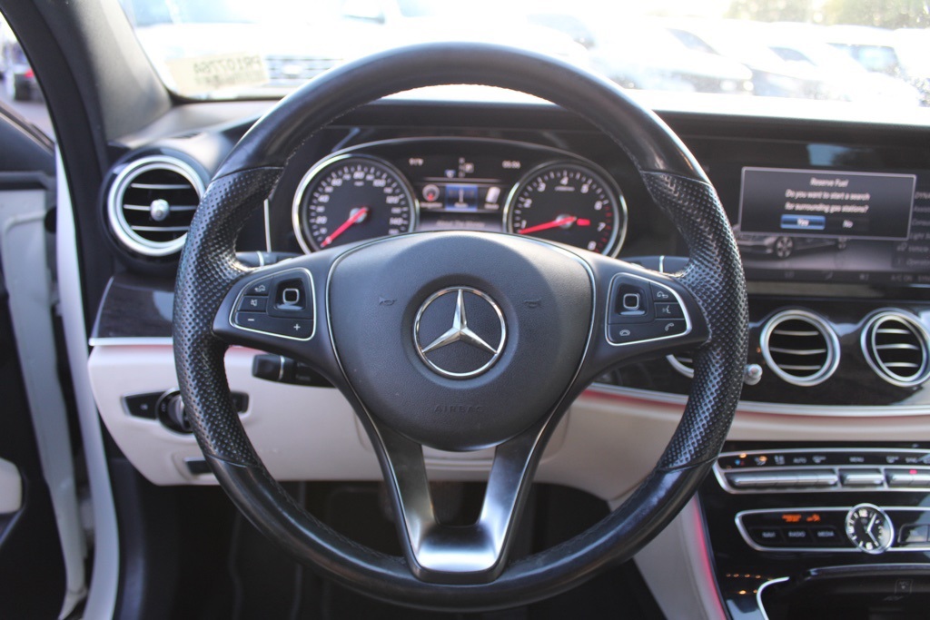 2017 Mercedes Benz E 300 4MATIC Sedan photo 17