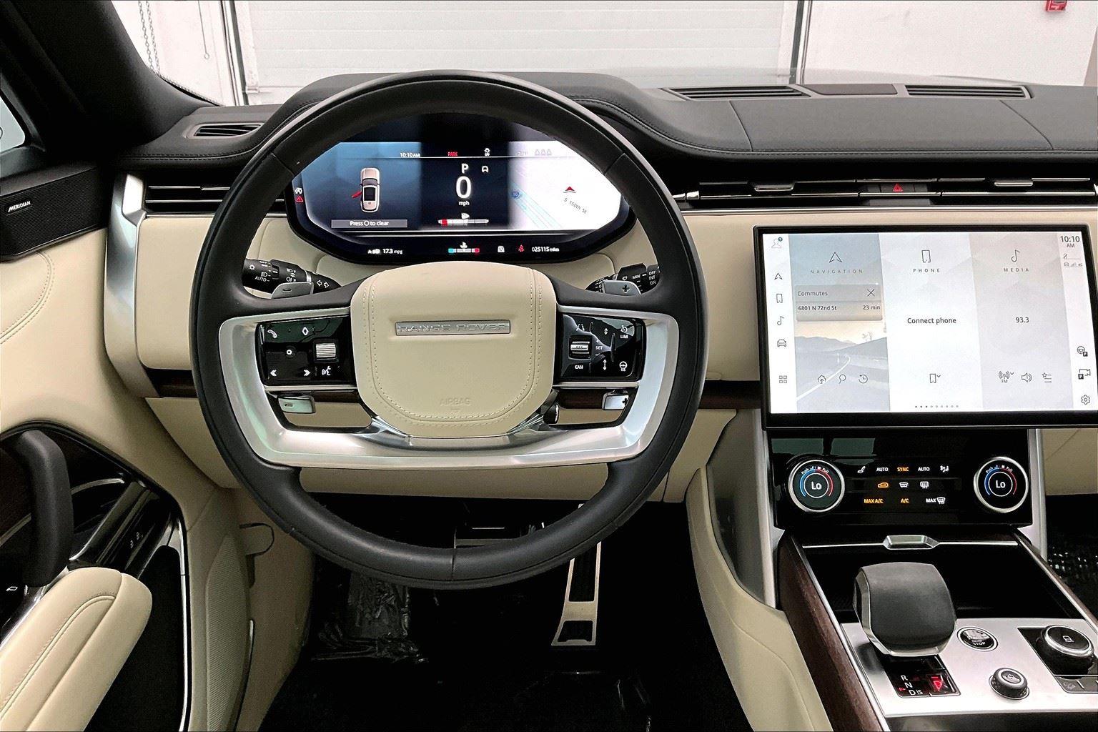 2023 Land Rover Range Rover SE photo 3