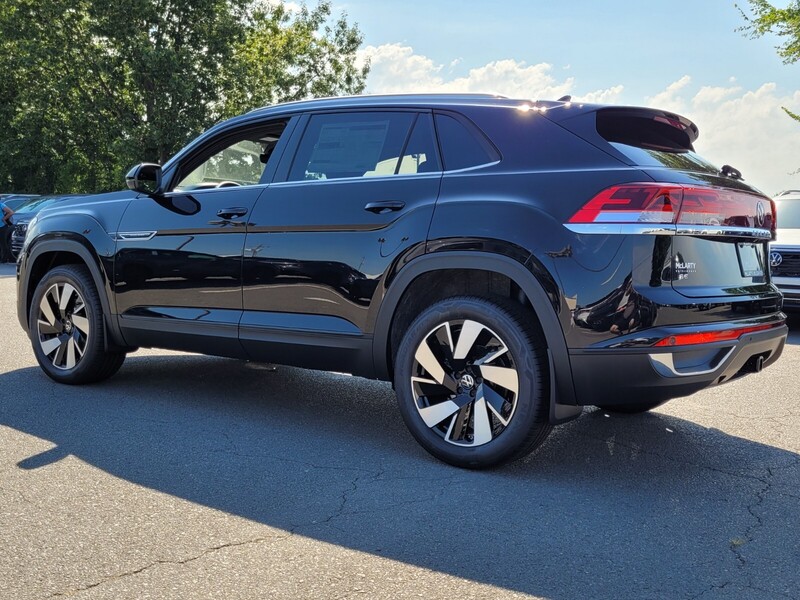 2025 Volkswagen Atlas Cross Sport SE Technology photo 3