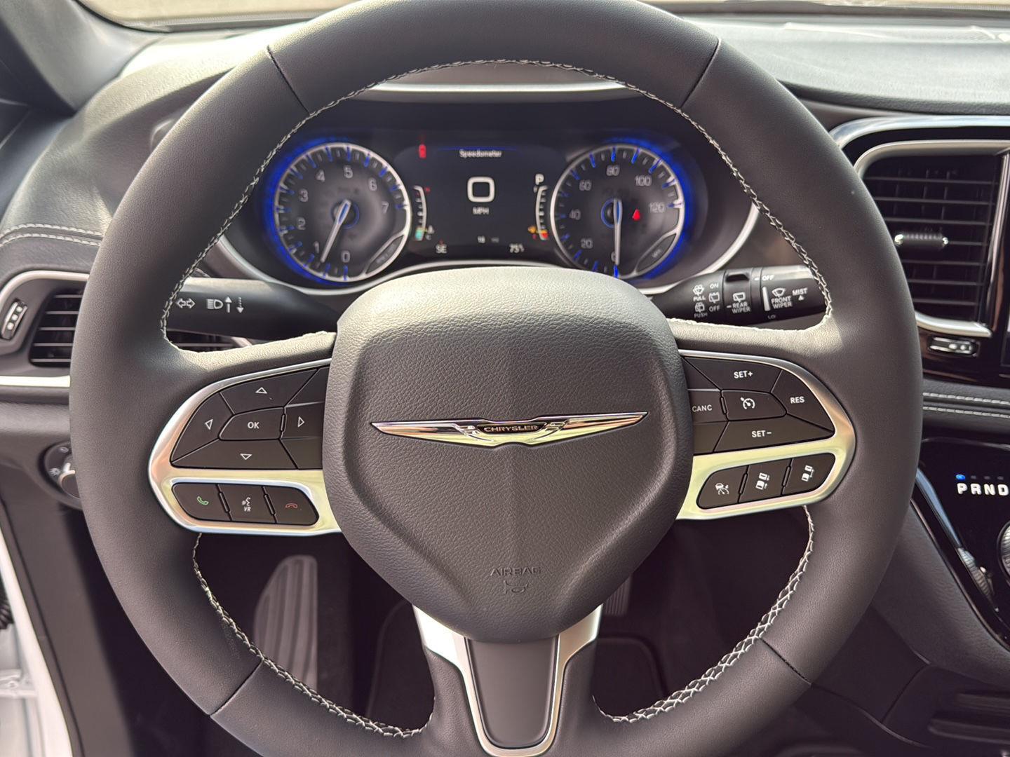2026 Chrysler Pacifica photo 18