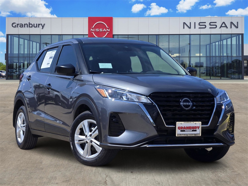 2025 Nissan KICKS PLAY Base's photo