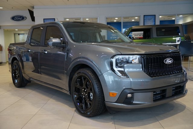 2025 Ford Maverick Lobo's photo