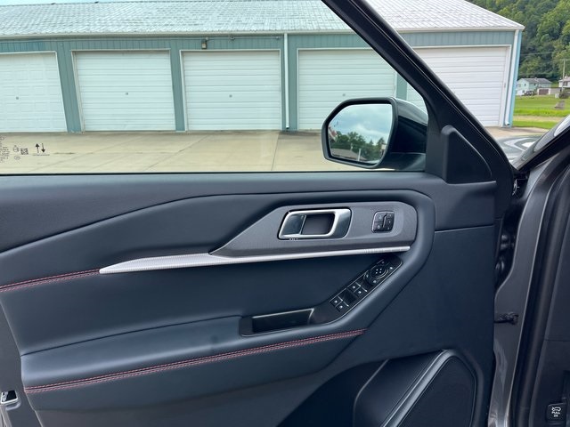 2025 Ford Explorer ST-Line photo 20